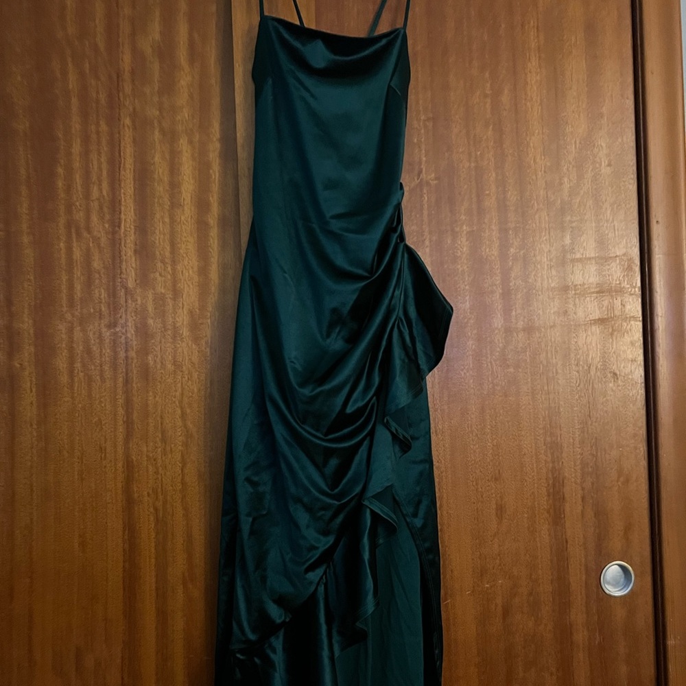 Beautiful emerald green dress!!